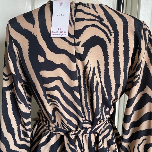 John Jack Plunge front skater dress in zebra NWT size 10 US - Picture 9 of 9